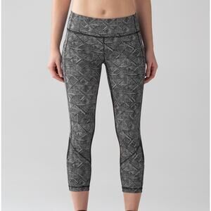 LULULEMON Pace Rival Crop Leggings Formation Alpine White Black 6